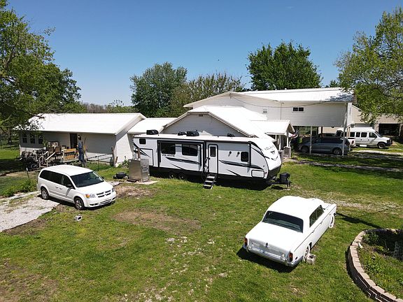 5th image of 1231 E Clinton Road