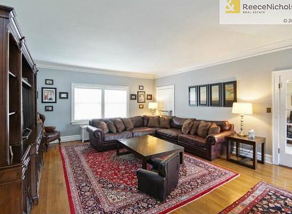 5th image of 1216 W 61st St