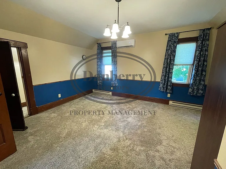 109 S Main St — Photo 21