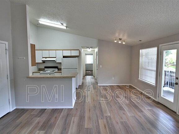 2nd image of 2207 S Stephen Ave APT 202