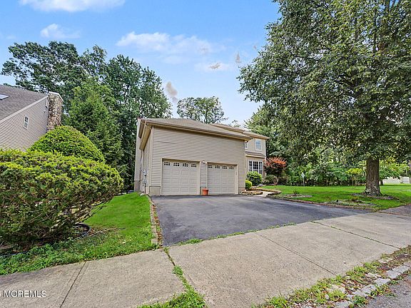 3rd image of 30 Alpine Drive