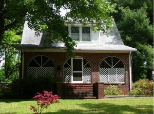 1700 Merry Oaks Rd, Charlotte, NC 28205