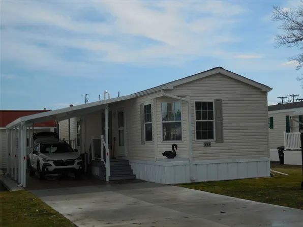913 Selinger Ave, Erie, PA 16505