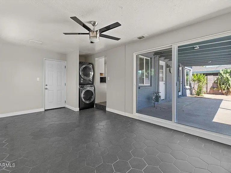 4517 N 10th Ave — Photo 14