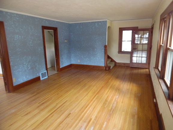 5th image of 5103 Illinois St