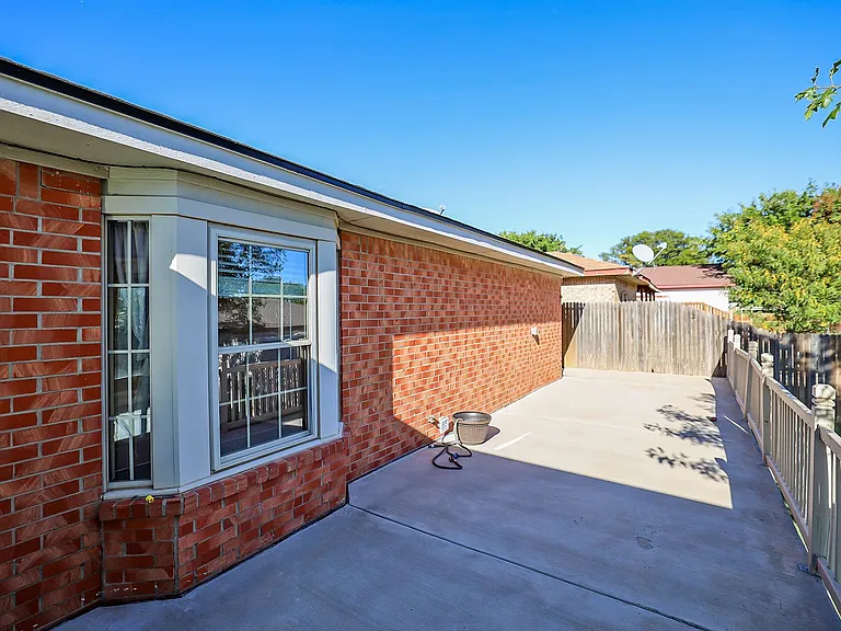 2905 Salem Dr — Photo 28