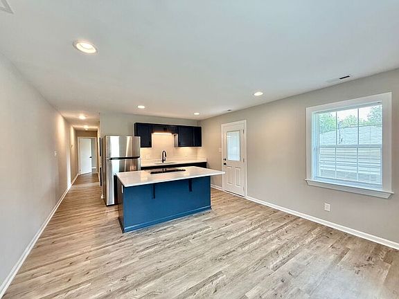 5th image of 615B Burlington Ave Unit B