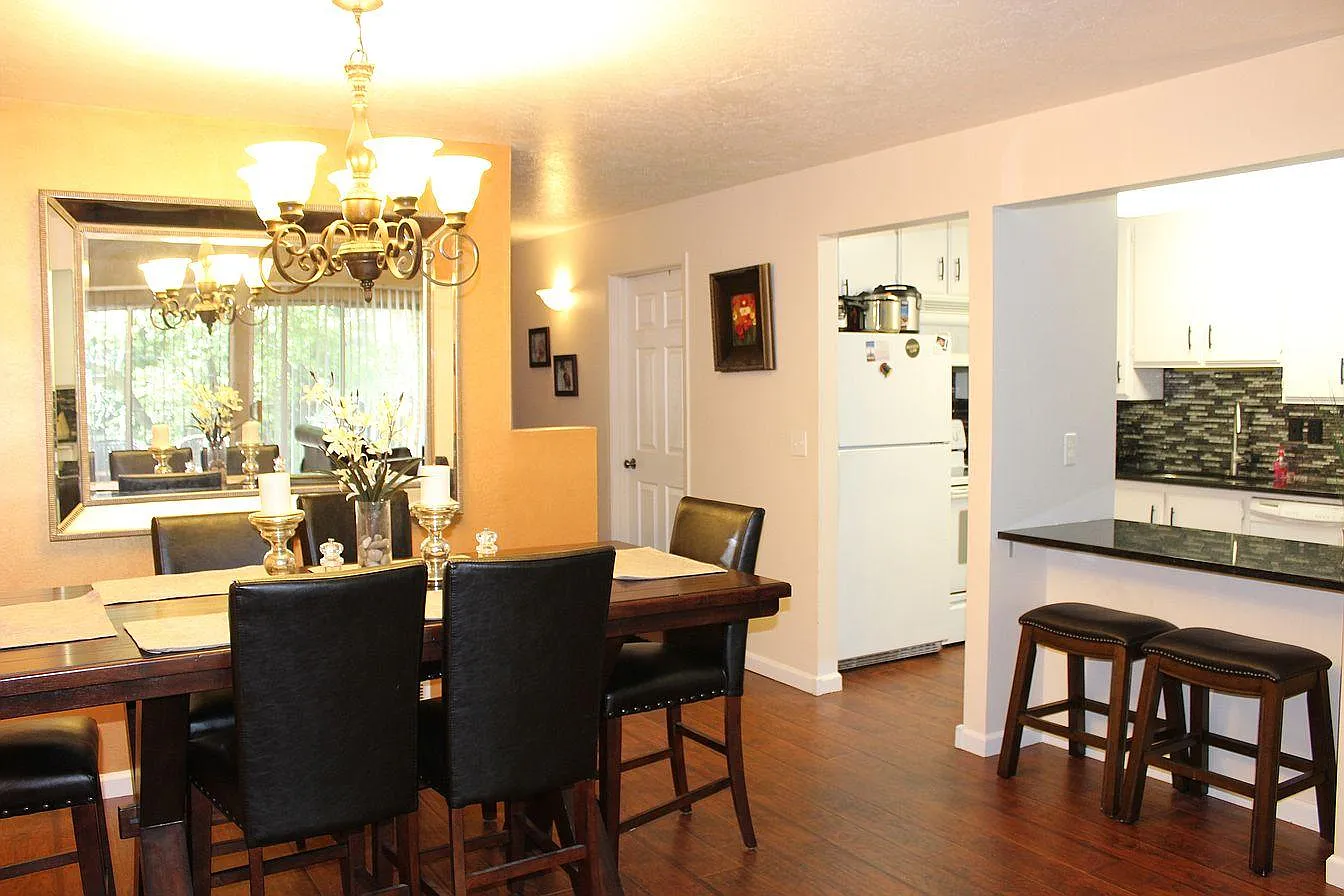 3 bed, 1650 sqft, $2,000 — Photo 2