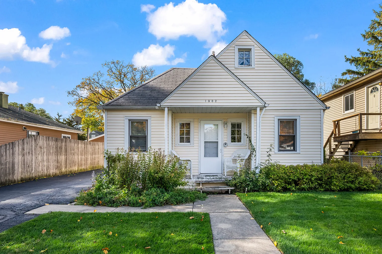 1502 Kenmore Ave photo 1