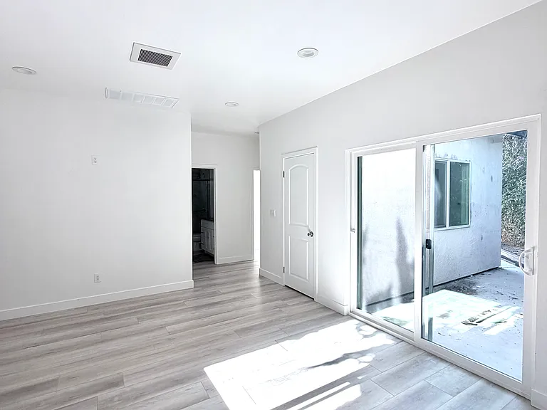 13109 Estes Cir — Photo 3