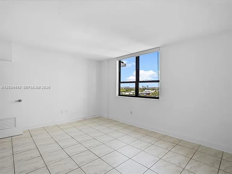 10185 Collins Ave #703 — Photo 11