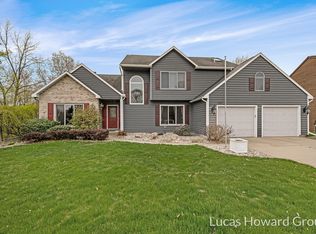 2945 Hunters Hl, Kalamazoo, MI 49048