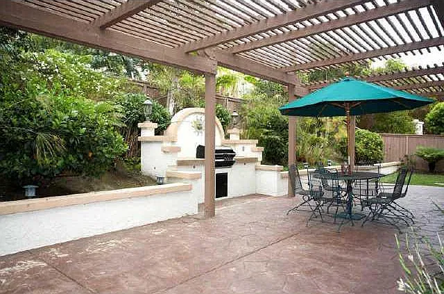 4 bed, 2581 sqft, $7,500 — Photo 4