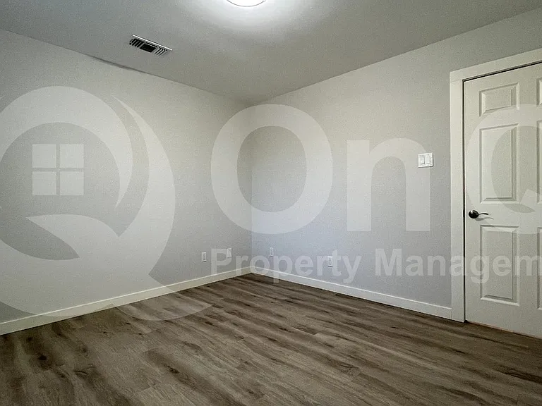 130 Hunters Glen Dr — Photo 9