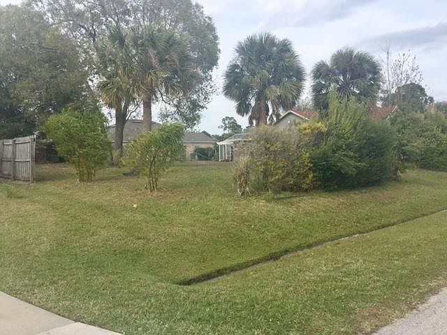 2nd image of 1313 SW Bartell Ave