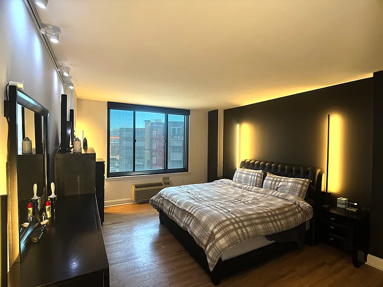 415 Newark St #6B — Photo 8