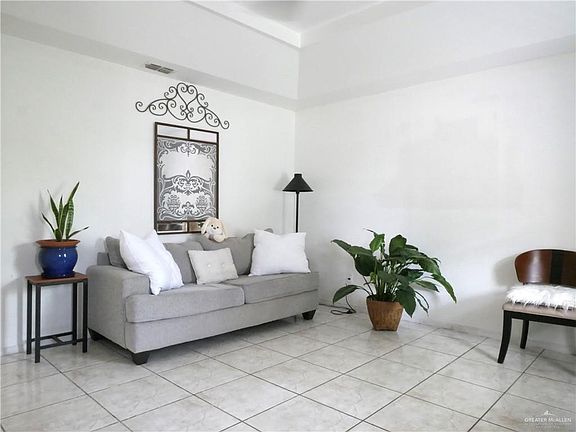 4th image of 2804 Guajillo St