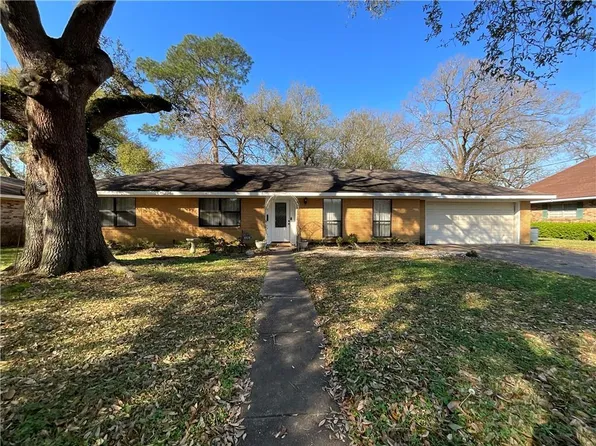 1208 Lancaster Dr, Alexandria, LA 71303