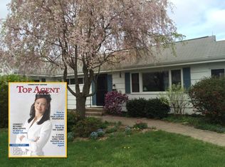 206 E Chippens Hill Rd, Burlington, CT 06013