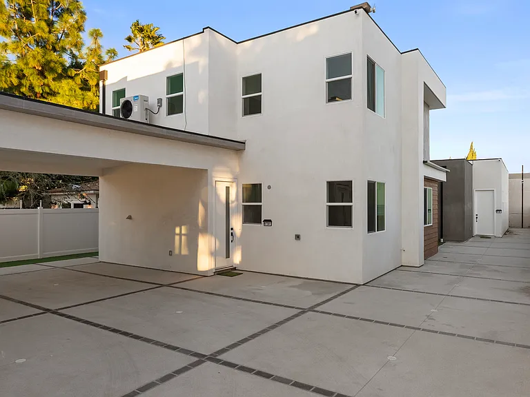 8730 Etiwanda Ave #2 — Photo 2