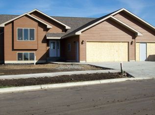 1015 Oak Dr, Watertown, SD 57201