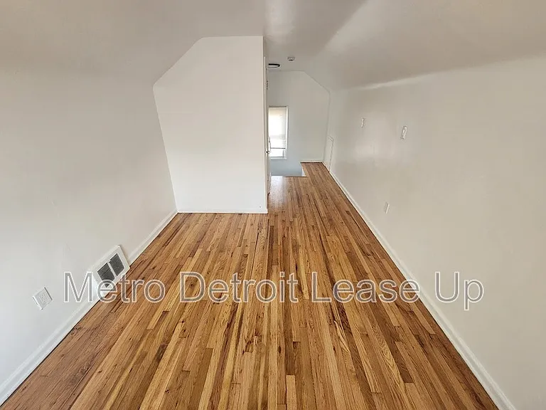 20110 Northlawn St #20110 — Photo 7