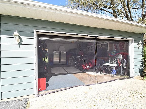 3rd image of 52075 Decker Dr