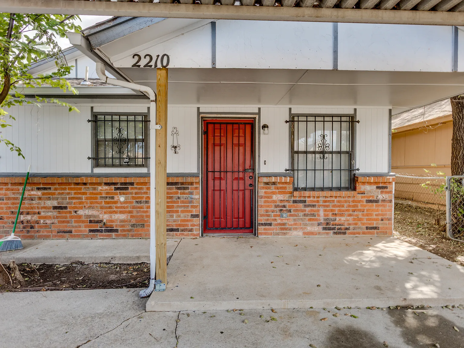 2 bed, 880 sqft, $1,050 — Photo 2