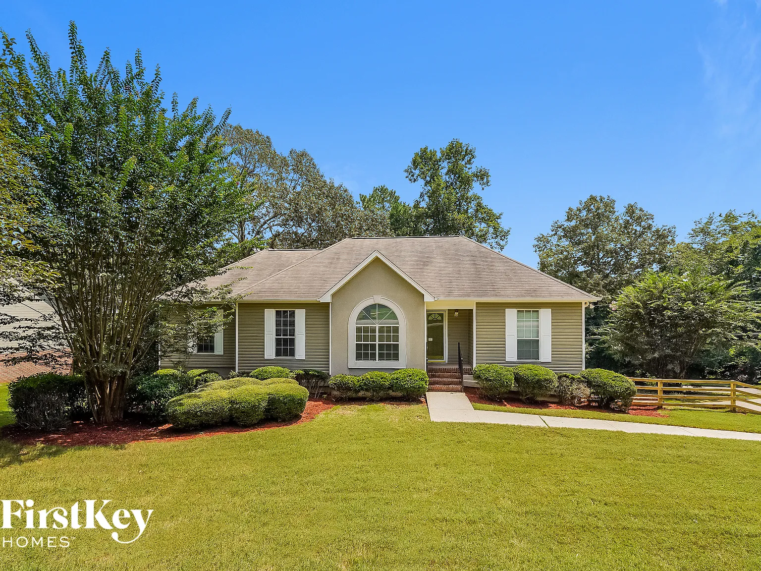 3 bed, 2.0 bath, 1685 sqft, $2,180 — Photo 1