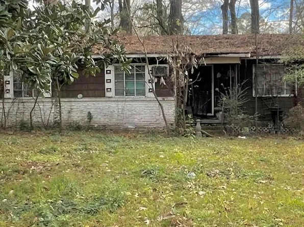 1221 Glen Erin St, Jackson, MS 39212
