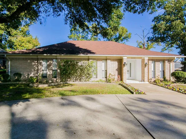 3205 Lopez Ct, Longview, TX 75605