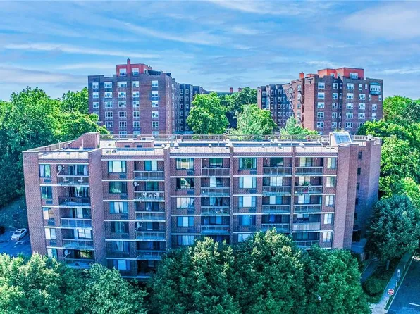 777 N Macquesten Parkway #602, Mount Vernon, NY 10552