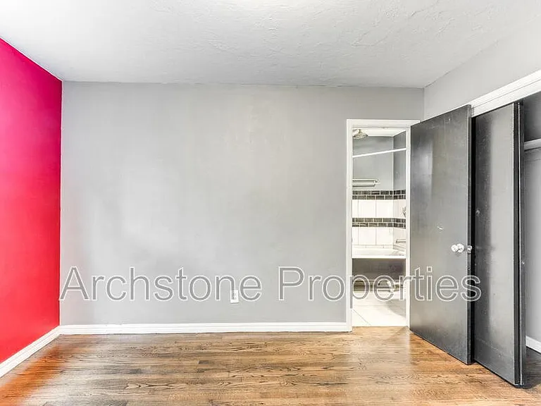 608 Holoway Dr — Photo 18