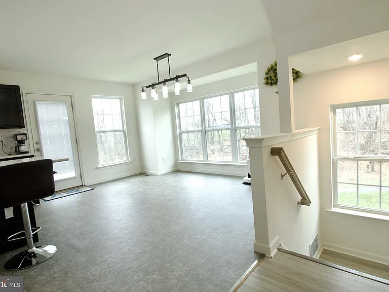 633 Keswick Ct — Photo 27