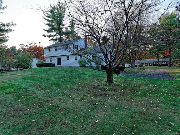 2nd image of 24 Casablanca Ct