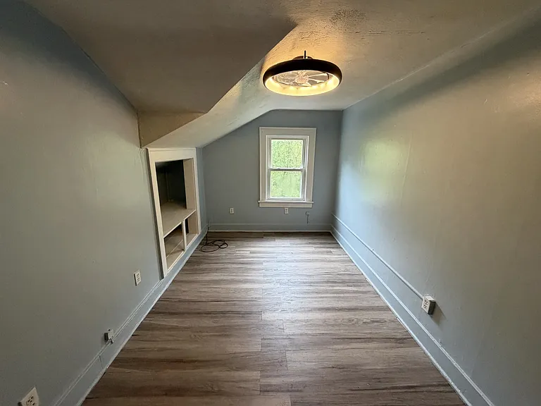 220 Lovers Ln NW #4 — Photo 5