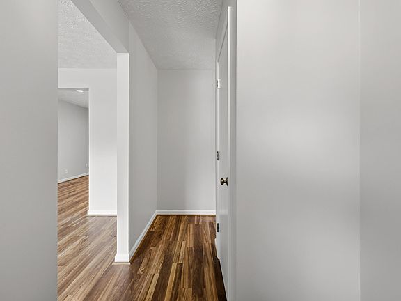 5th image of 1137 Wood Ridge Rd