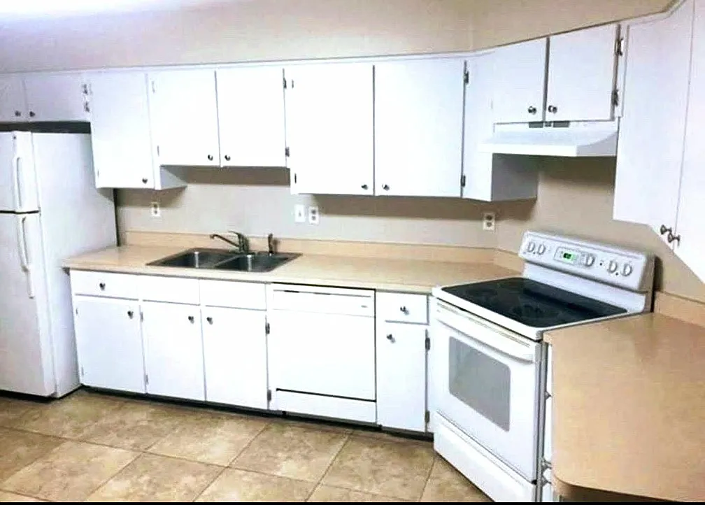 3 bed, 1450 sqft, $2,995 — Photo 4