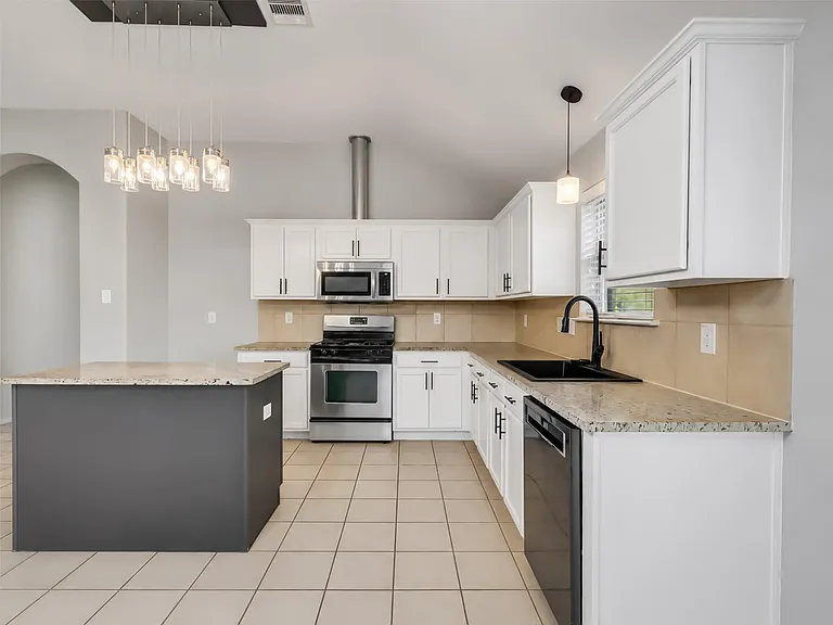 3417 Cypress Village Dr — Photo 14