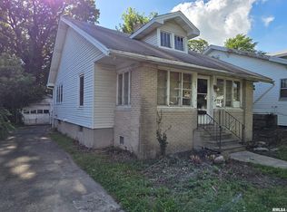 567 S Haworth Ave, Decatur, IL 62522
