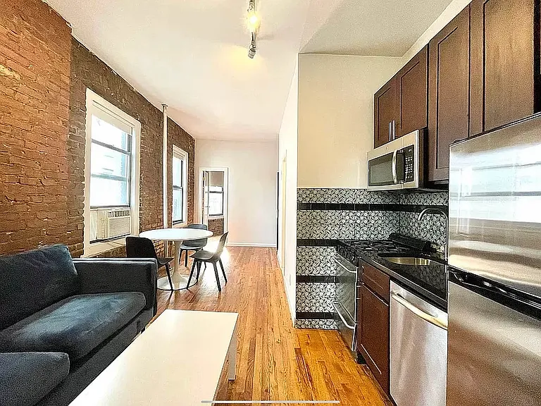 57 Pitt St #14 — Photo 1