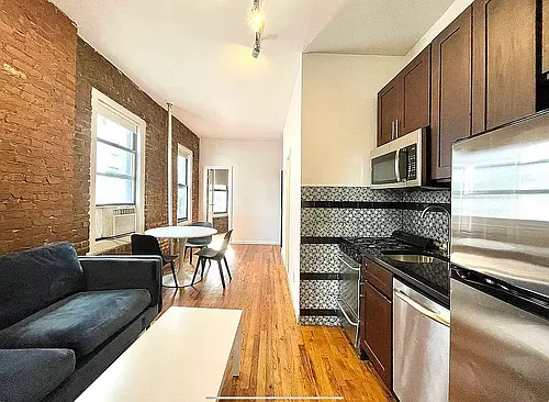 57 Pitt St #14 Photo 1