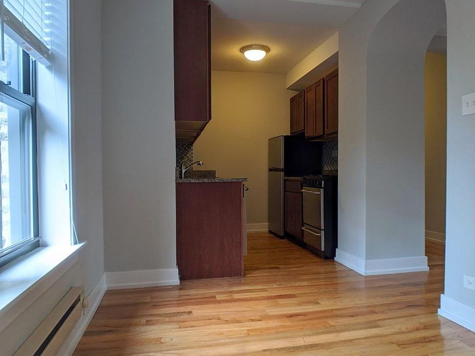 1st image of 554 W Arlington Pl #1MB