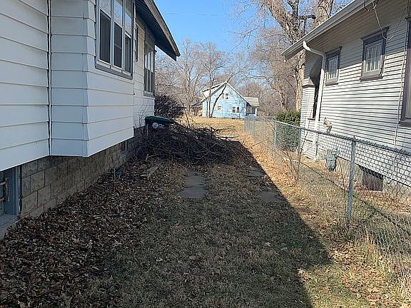 5th image of 4107 Grand Ave