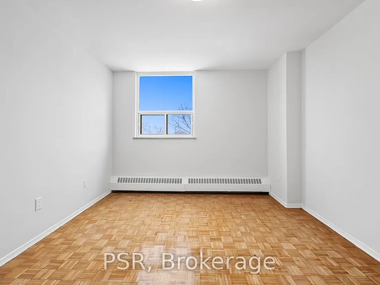 105 Rowena Dr #204 — Photo 14