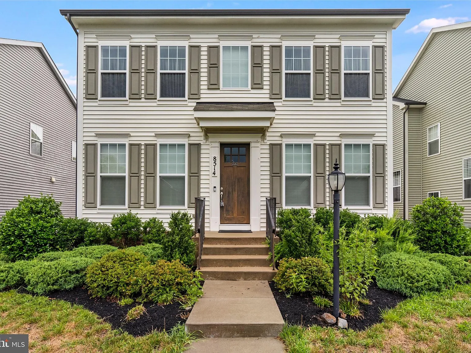 4 bed, 3.5 bath, 3548 sqft, $4,195 — Photo 1
