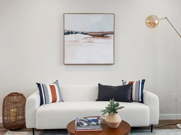 10 Somerset Ave #U405, Winthrop, MA 02152
