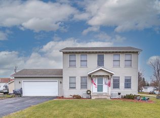 112 W Cederholm St, Creston, IL 60113