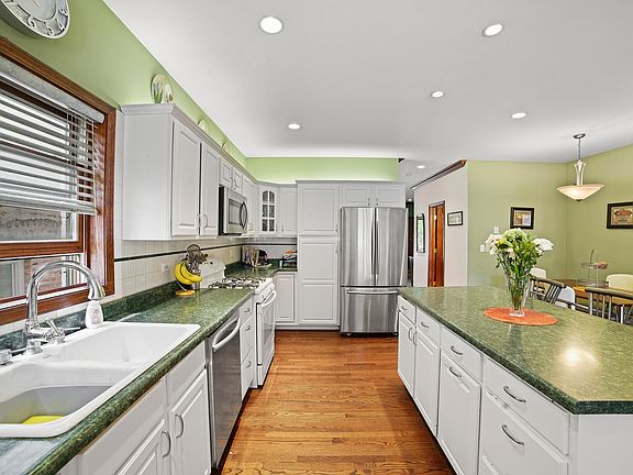 5th image of 3355 S Union Ave