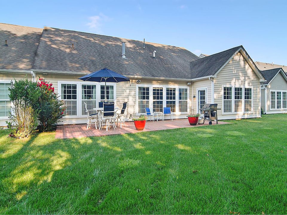 1st image of 139 Scott Dr W
